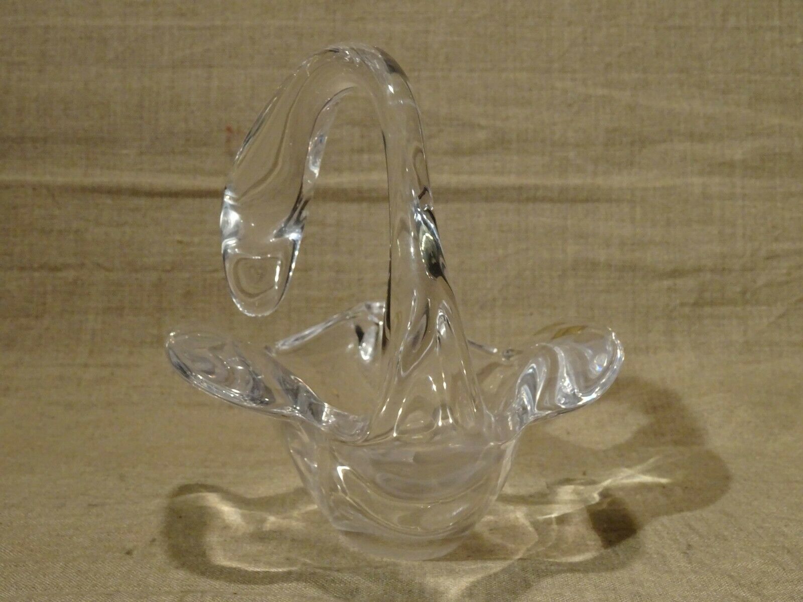 Empty crystal cut pocket swan valves