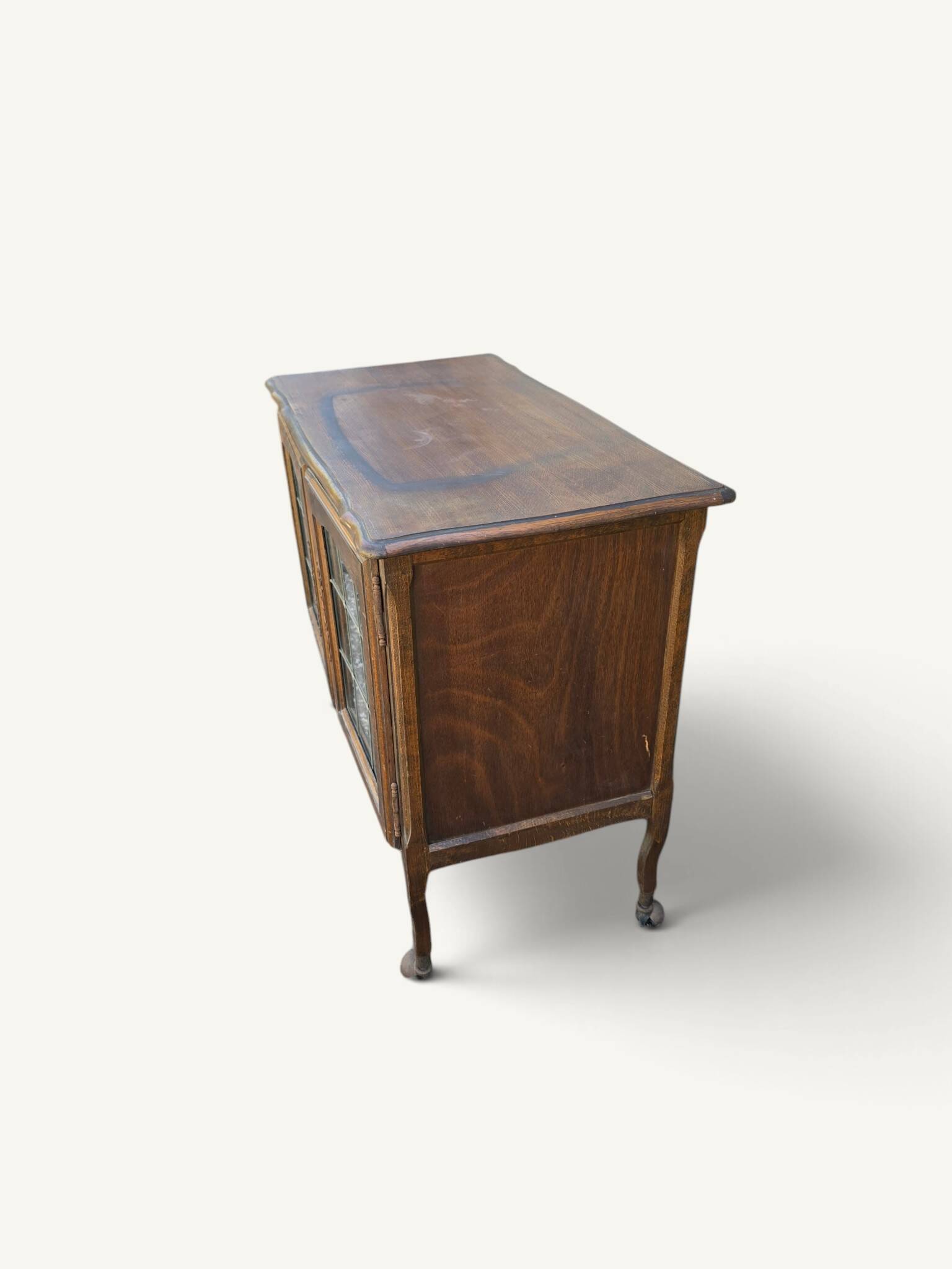 Buffet vitré Art nouveau en chêne et verre plombé