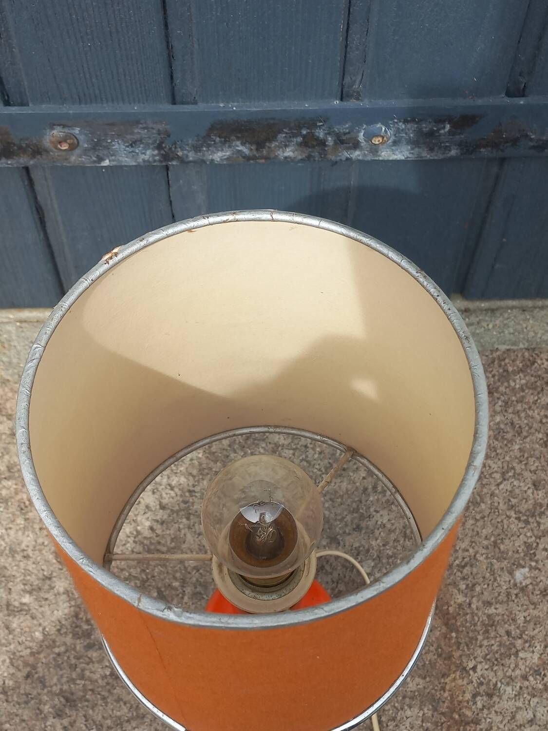 Designer lamp from the 70s in chrome metal and orange lacquered wood
