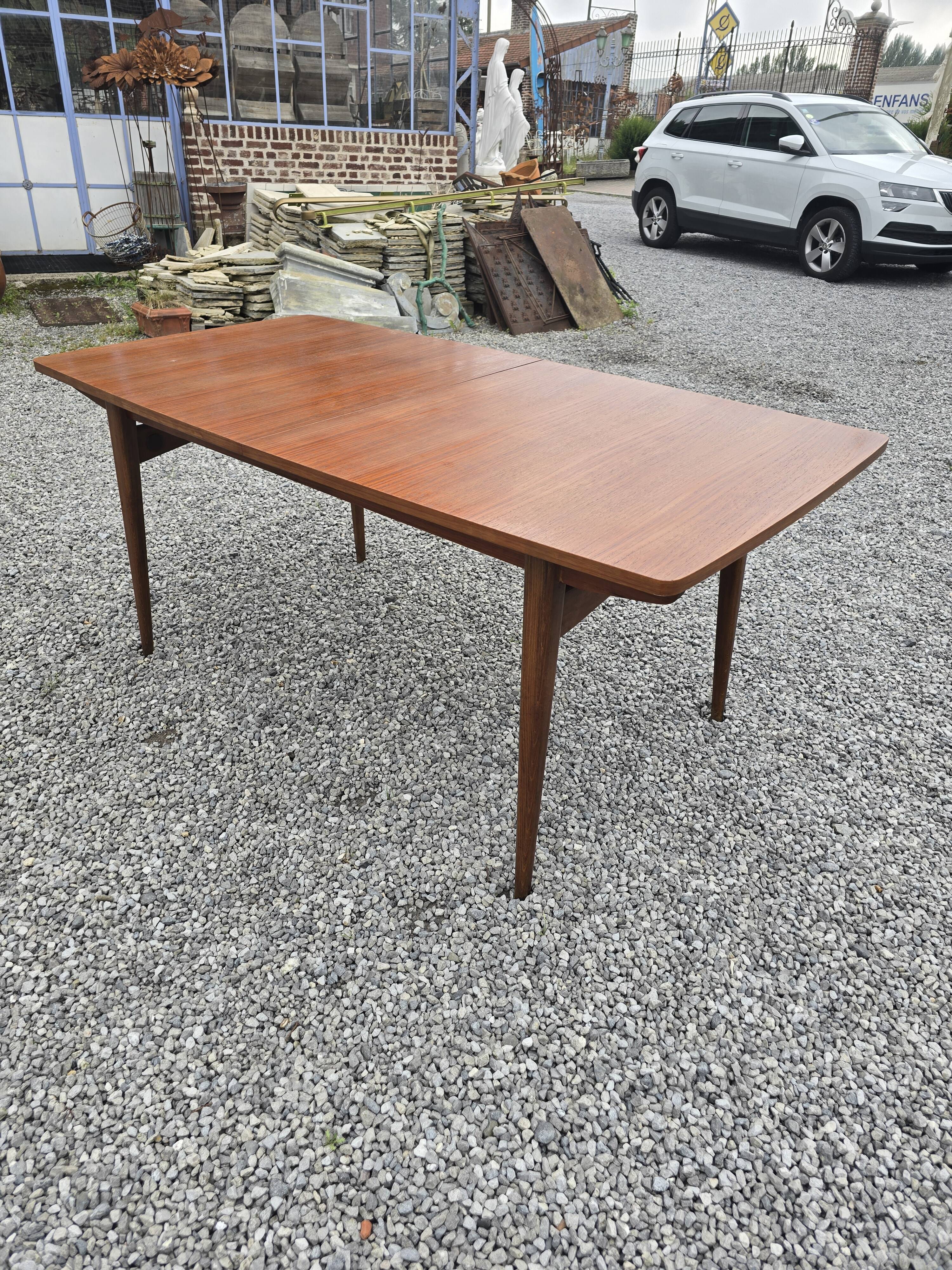Scandinavian extendable table from the 60s in teak, 250cm L