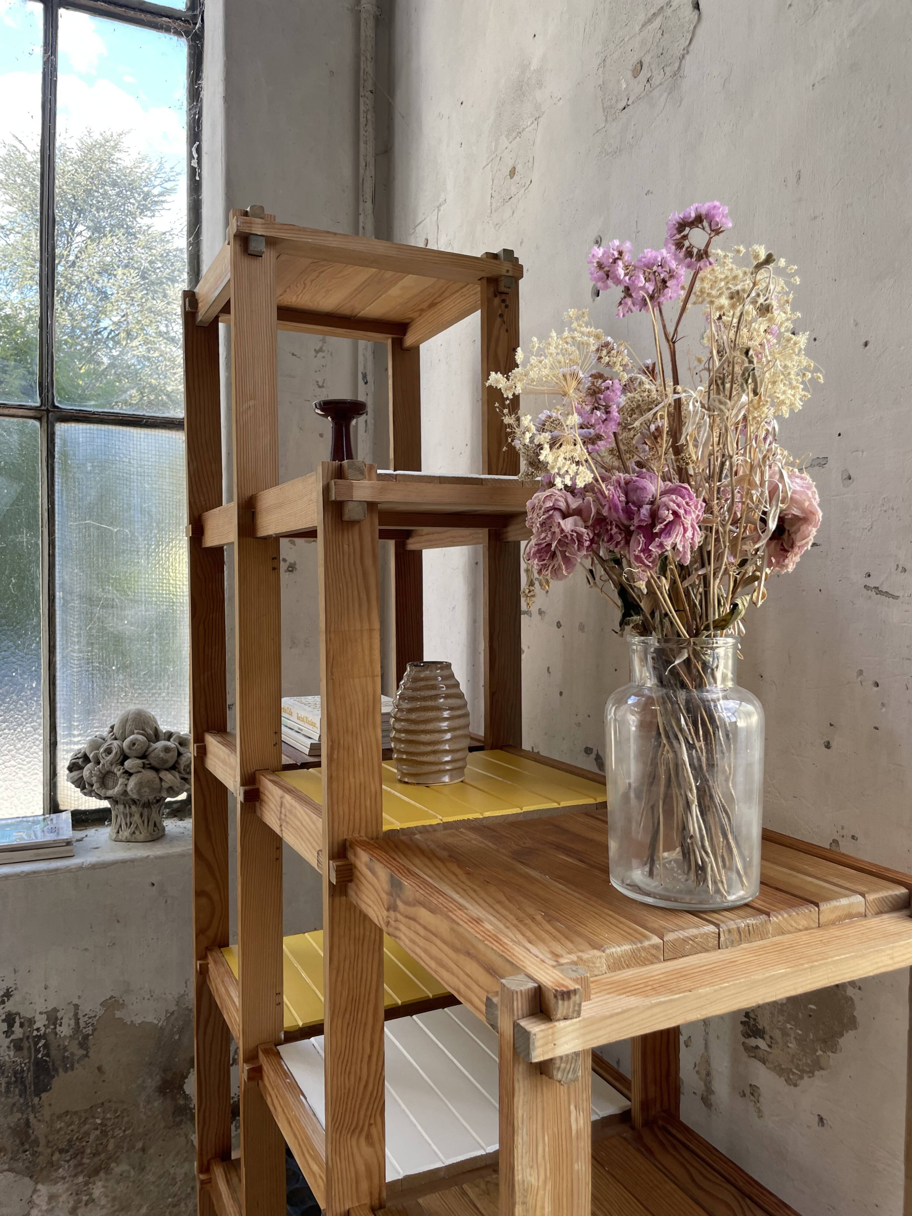 Bauhaus Maison Regain yellow white shelf