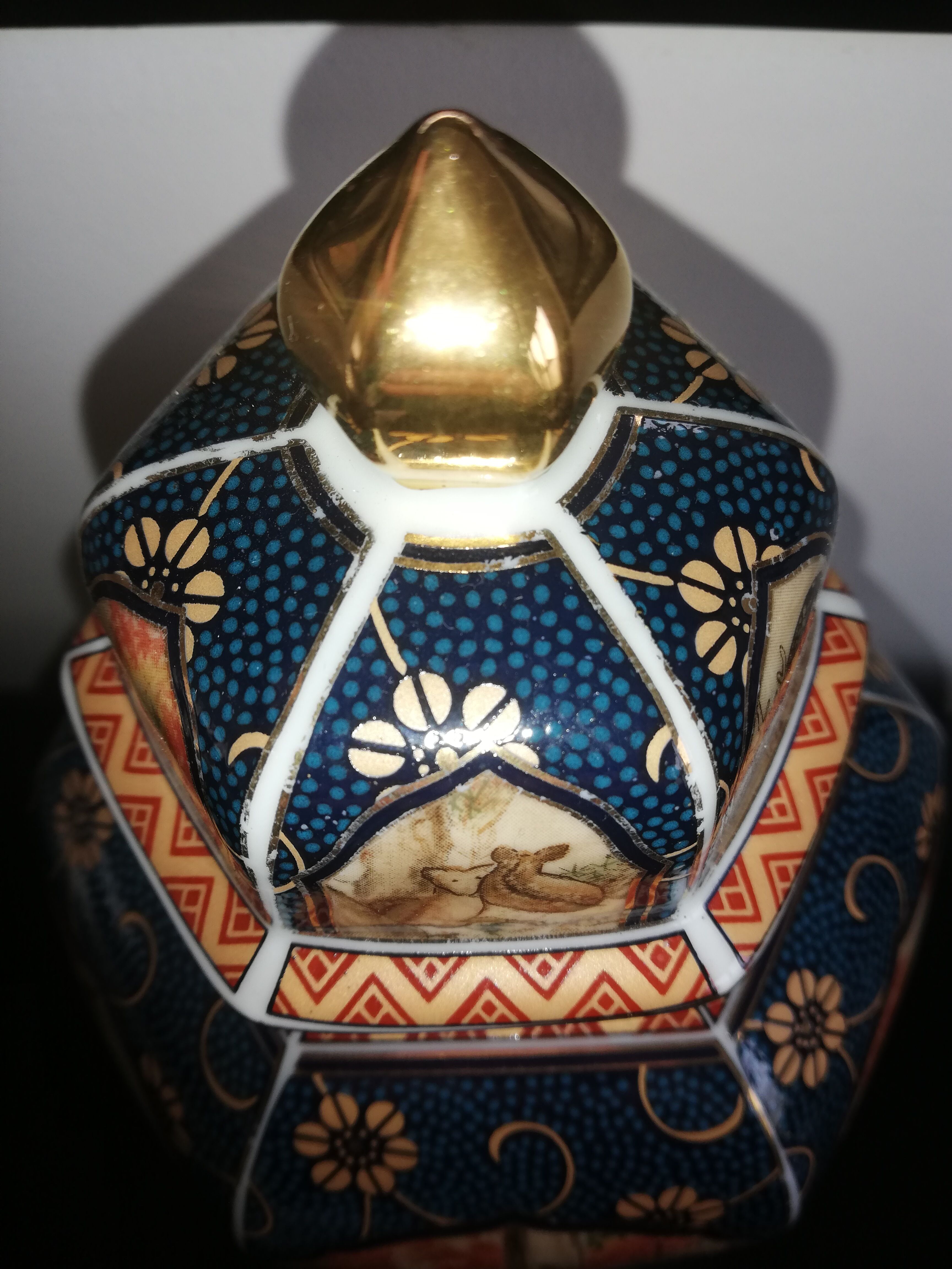 Japanese porcelain potiche