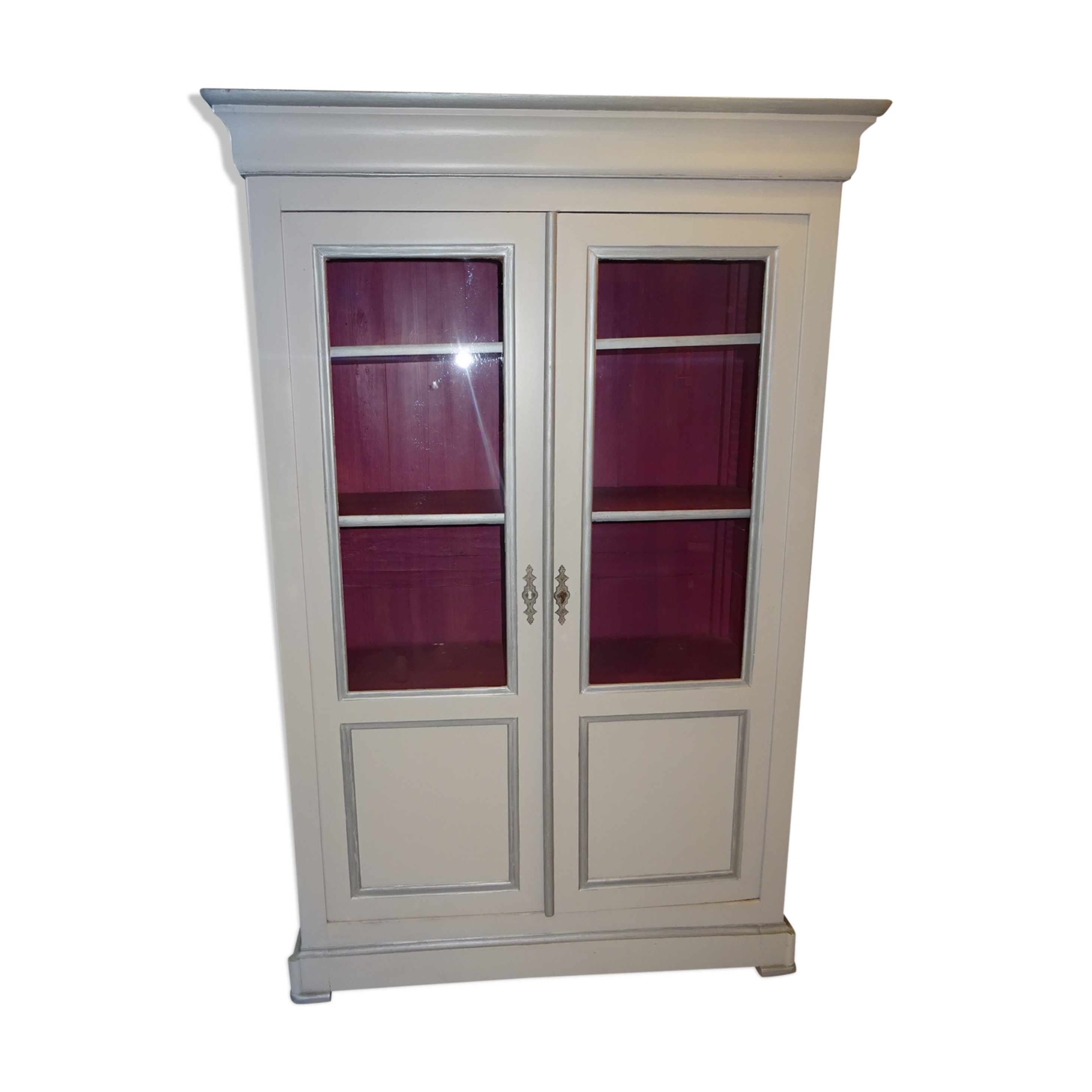 Louis Philippe showcase