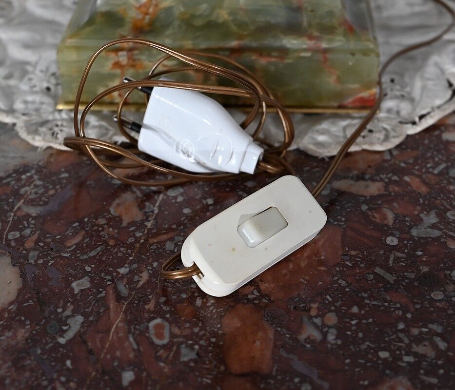 Green onyx column lamp, Empire taste – Early twentieth century