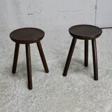 Paire de tabourets tripodes en bois. France, circa 1960