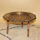 Decorative tripod top