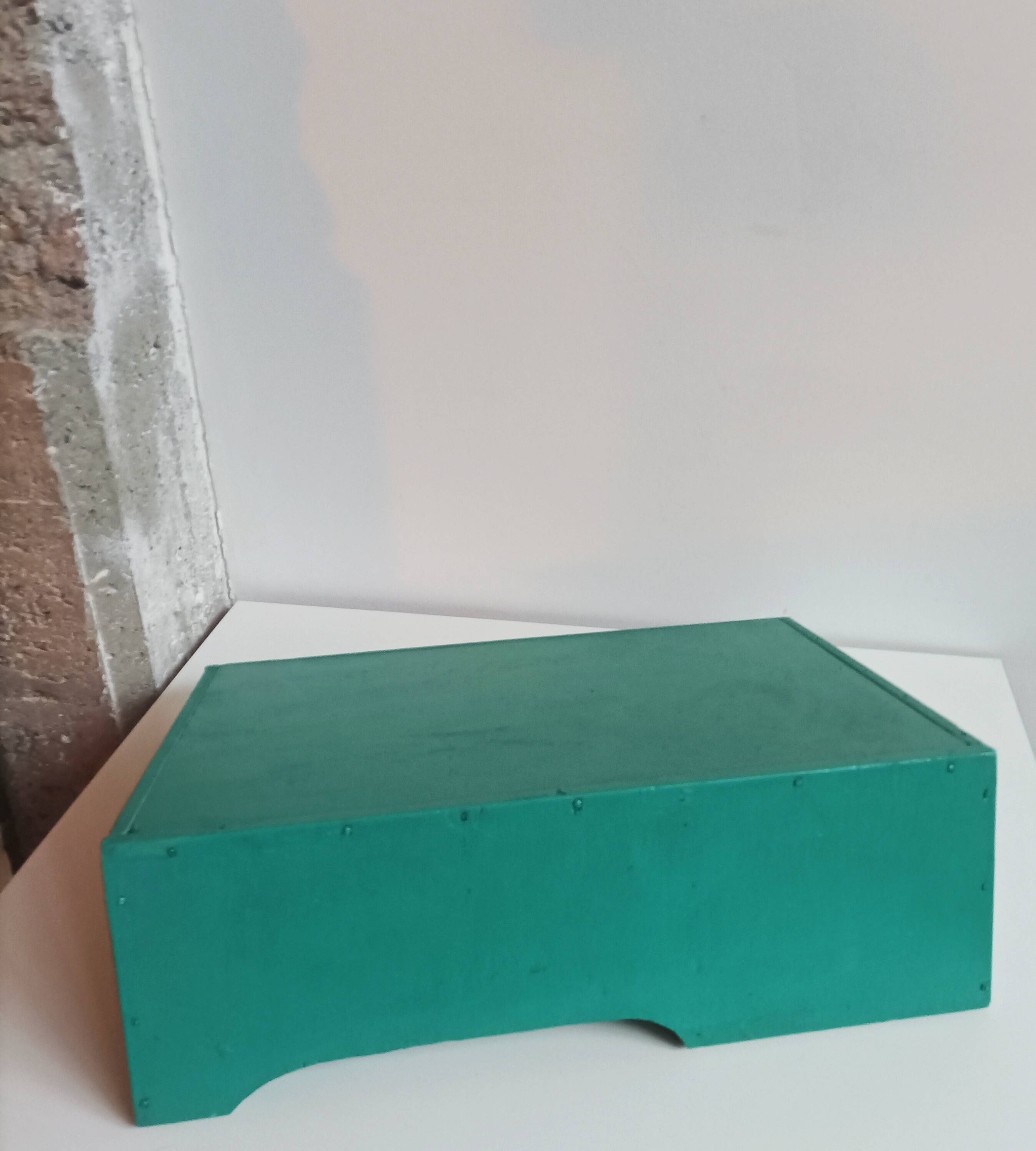 Small workshop cabinet with lockers