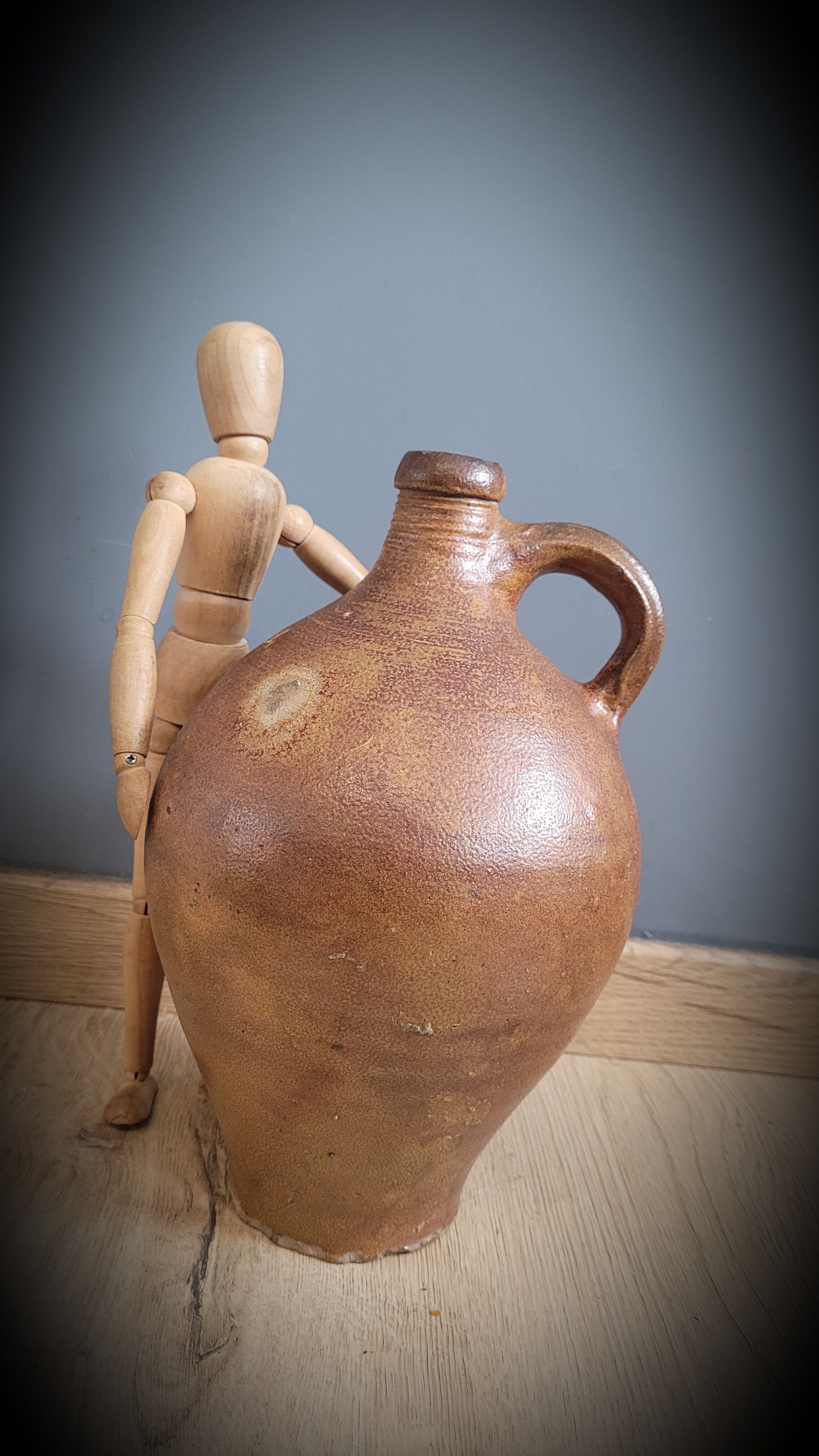 2L sandstone jug