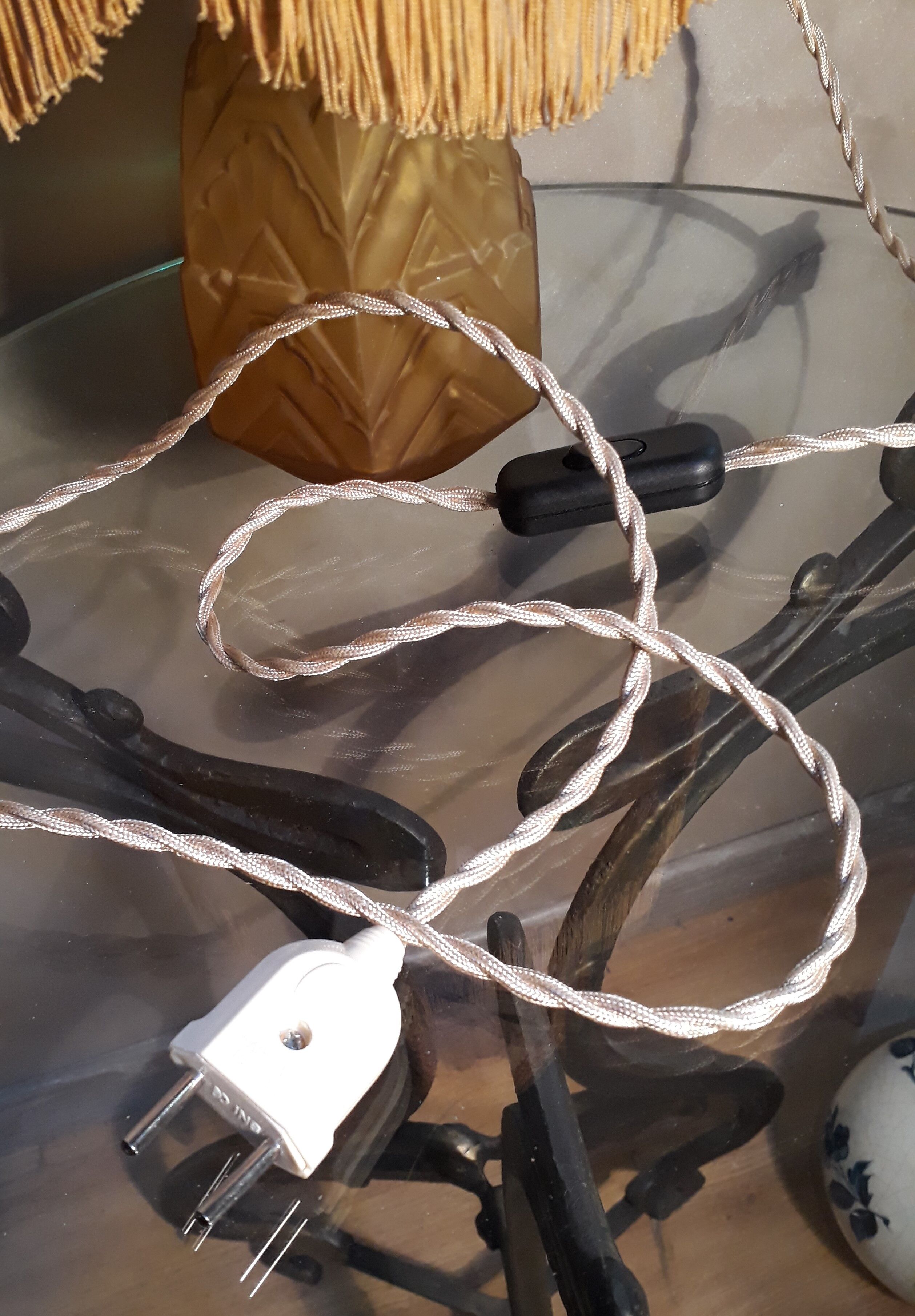 C.L.A art deco art in moulded opaque glass 1930 35x20cm