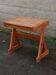 Bureau en pin massif, années 60