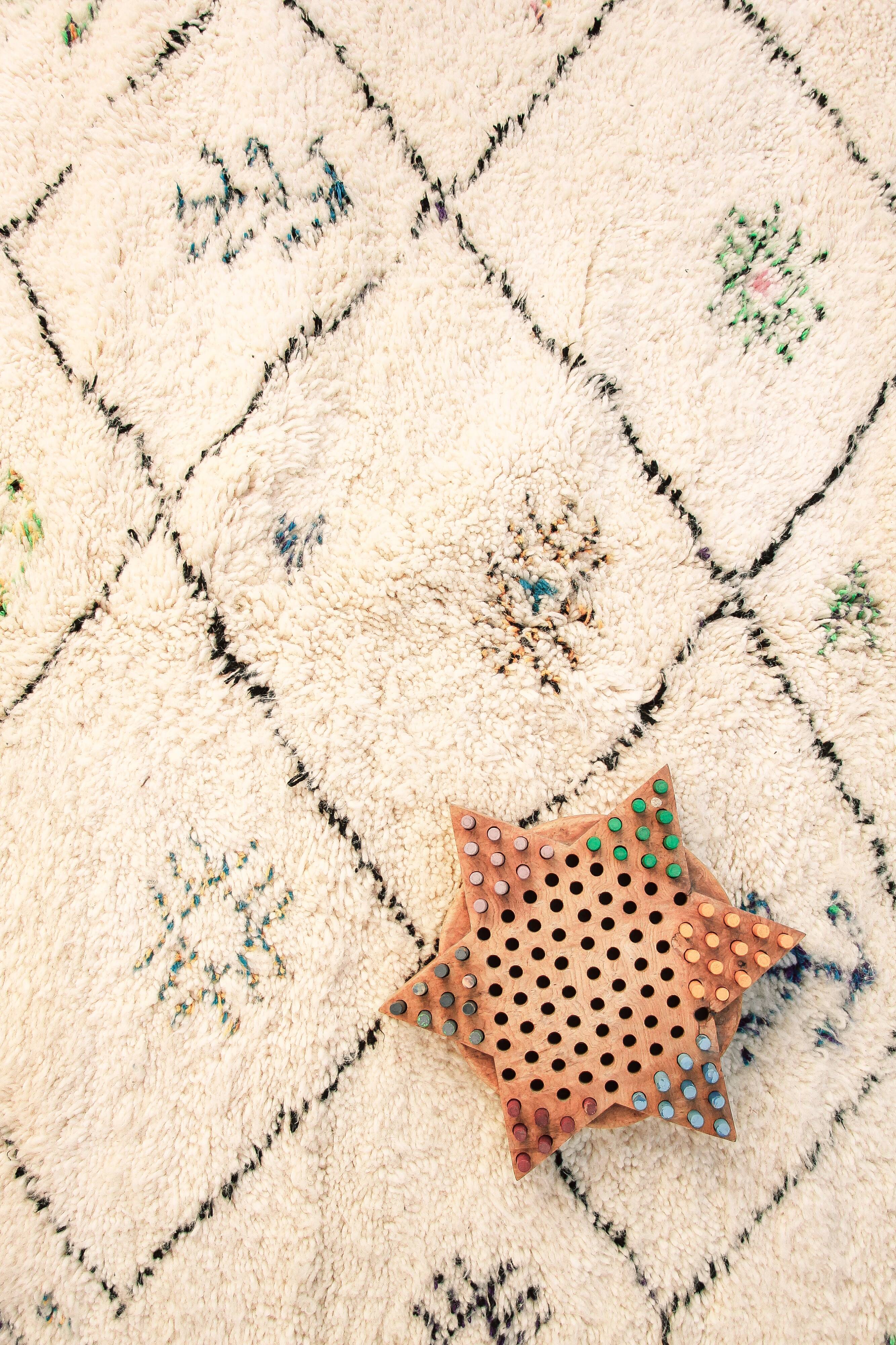 Berber-patterned beige Azilal carpet - 230x160cm