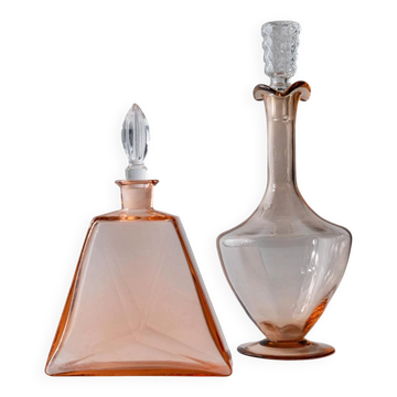 Set of 2 vintage Murano glass carafes from the 1940s, Rosalin glass with stoppers.