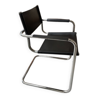 Fauteuil chromé et cuir noir type B34