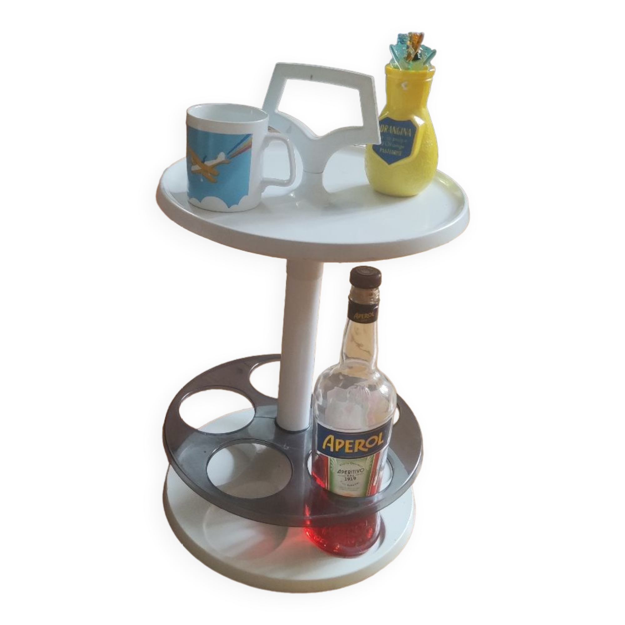 Vintage flair portable bar