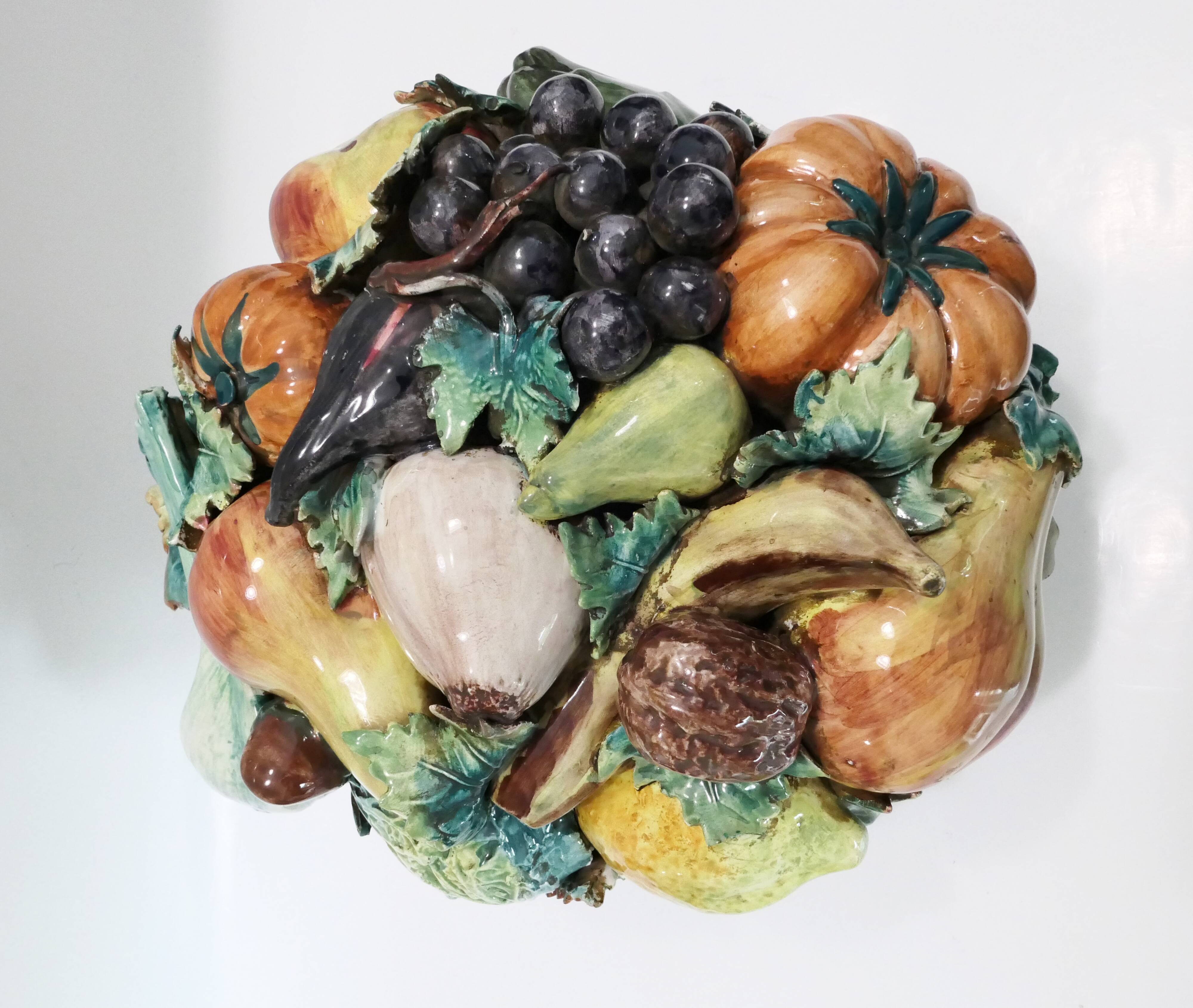 Coupe fruits et légumes en trompe l'oeil en céramique fin 19e