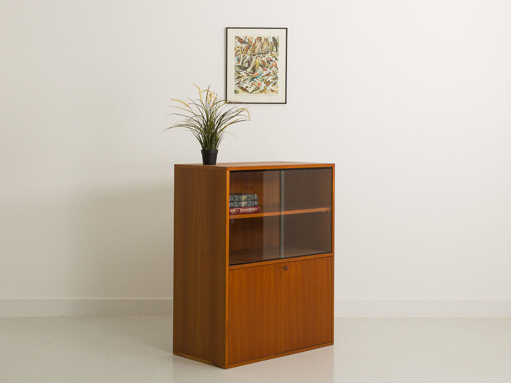 Furniture with showcase and lid