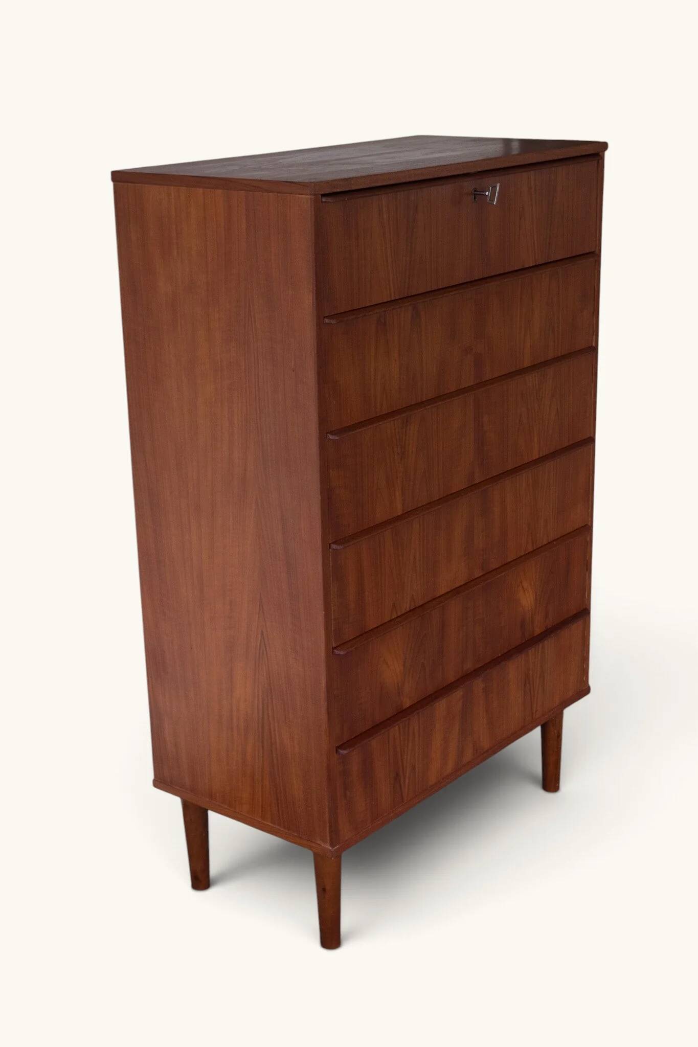 Chiffonnier « tallboy » vintage danois en teck avec 7 tiroirs