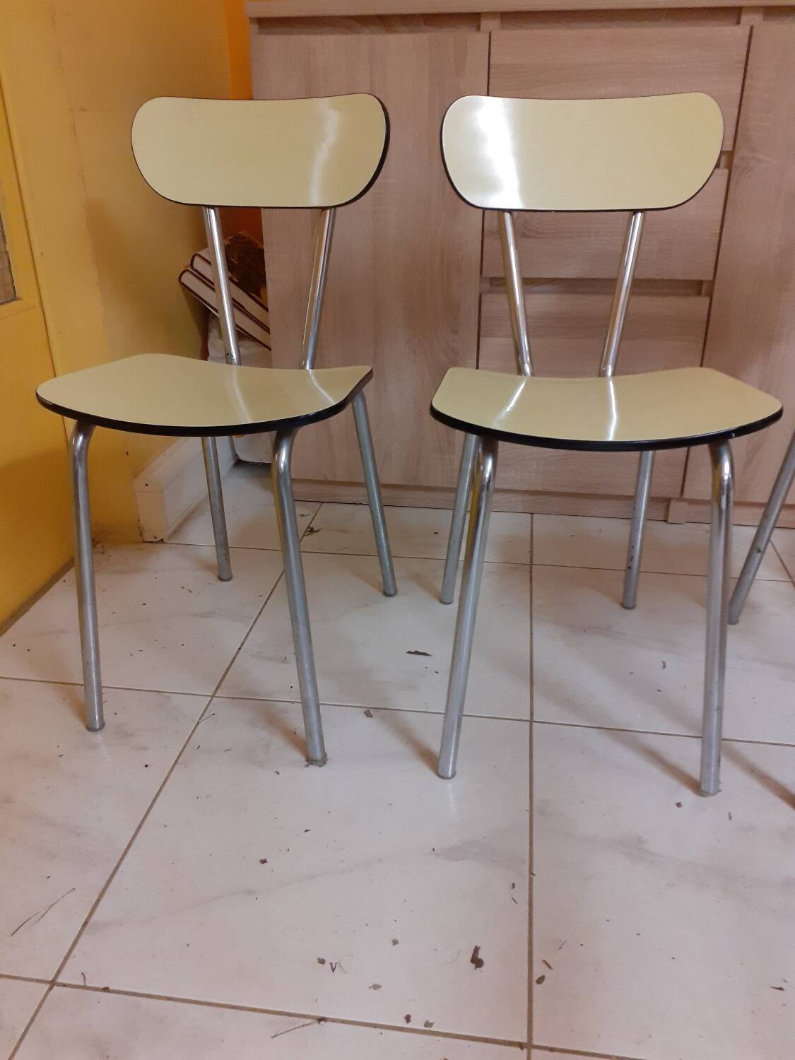 Formicat chairs