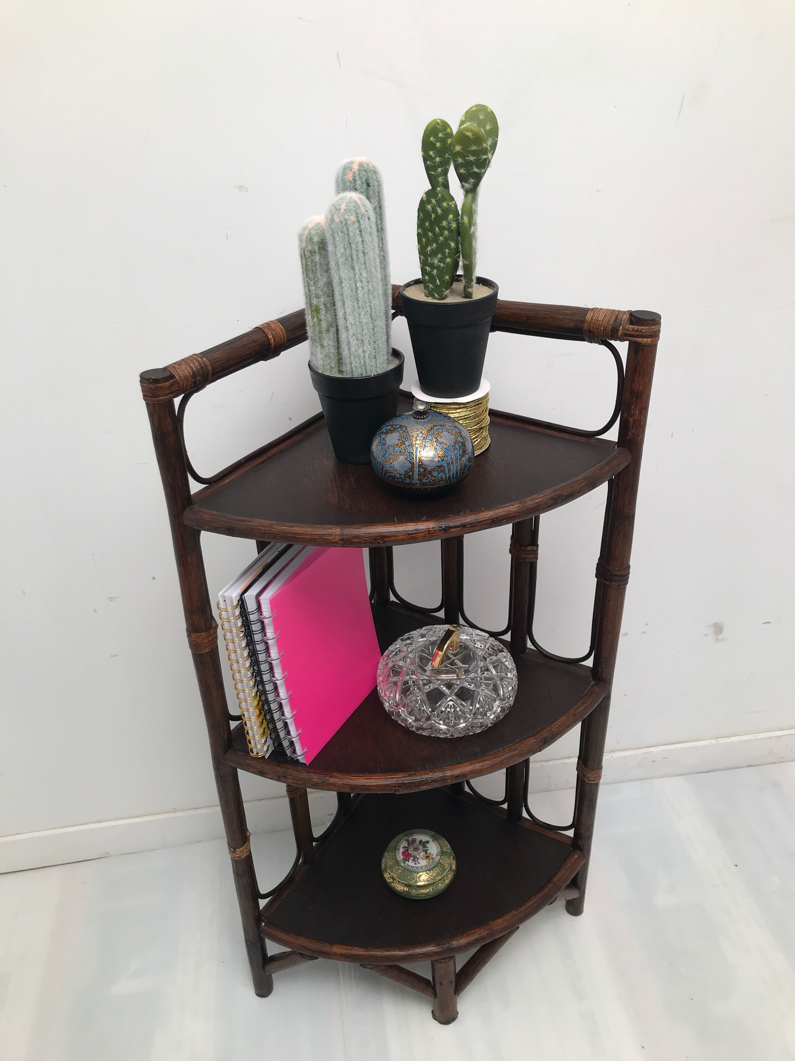Rattan angle shelf at 3 levels 70's