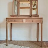 Toilet table dressing table old laid bare