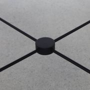 Table d'appoint sur roulettes Harlequin Errebi Italie, années 80 style Memphis