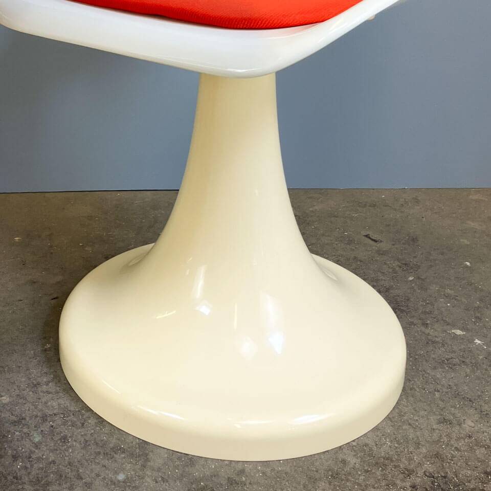 Vintage set of 3 tulip chairs and table, plastic, 70s