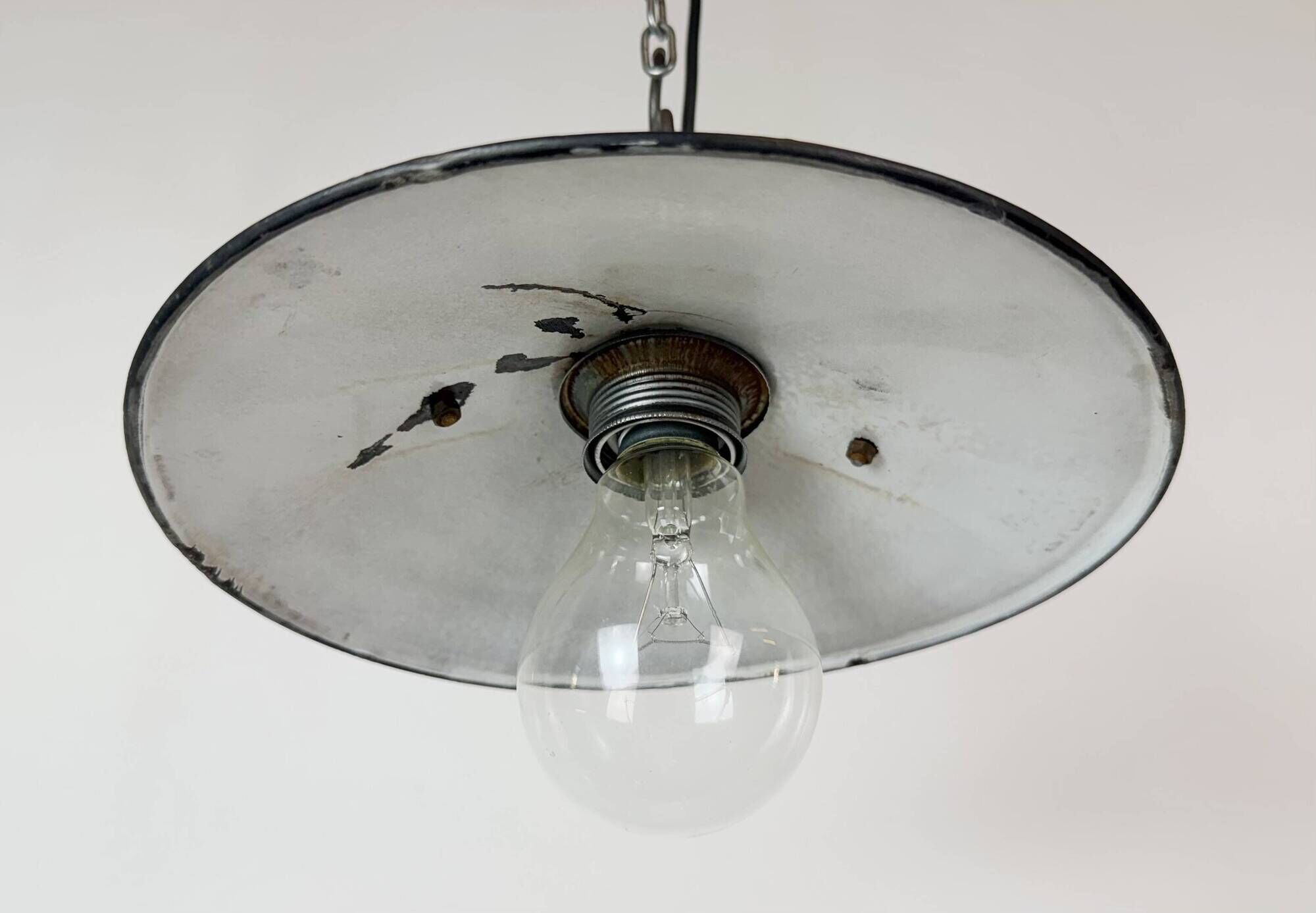 Lumière émaillée verte industrielle, années 1950