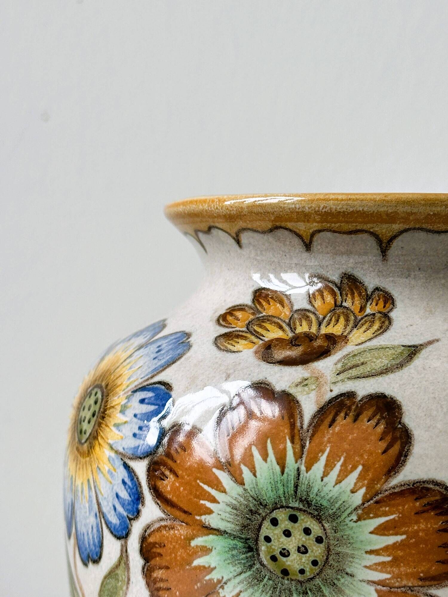 Gouda Art Holland 'POLO' hand painted floral vase number 3160