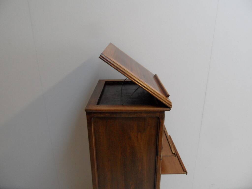 Cabinet de classement ancien avec rideau roulant