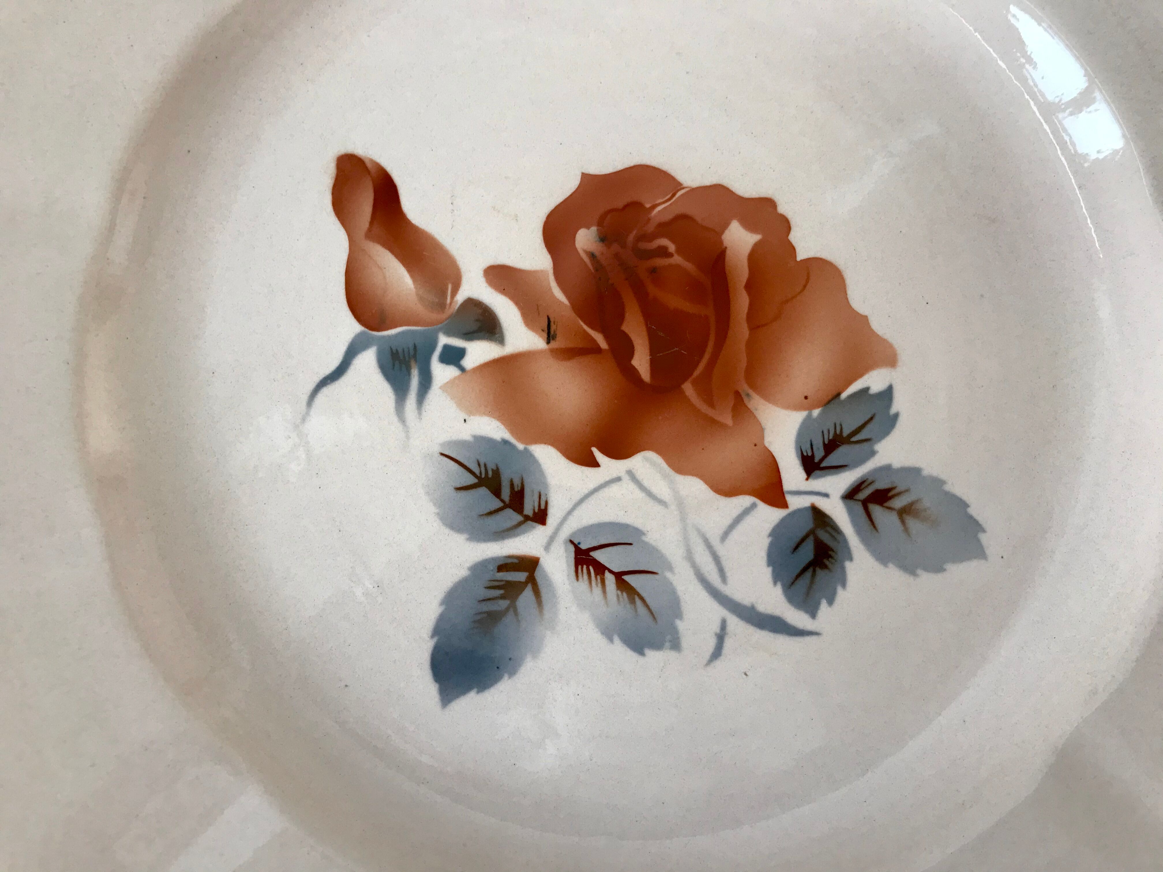 Round dish digoin sarreguemines model pink flowers years 30-40