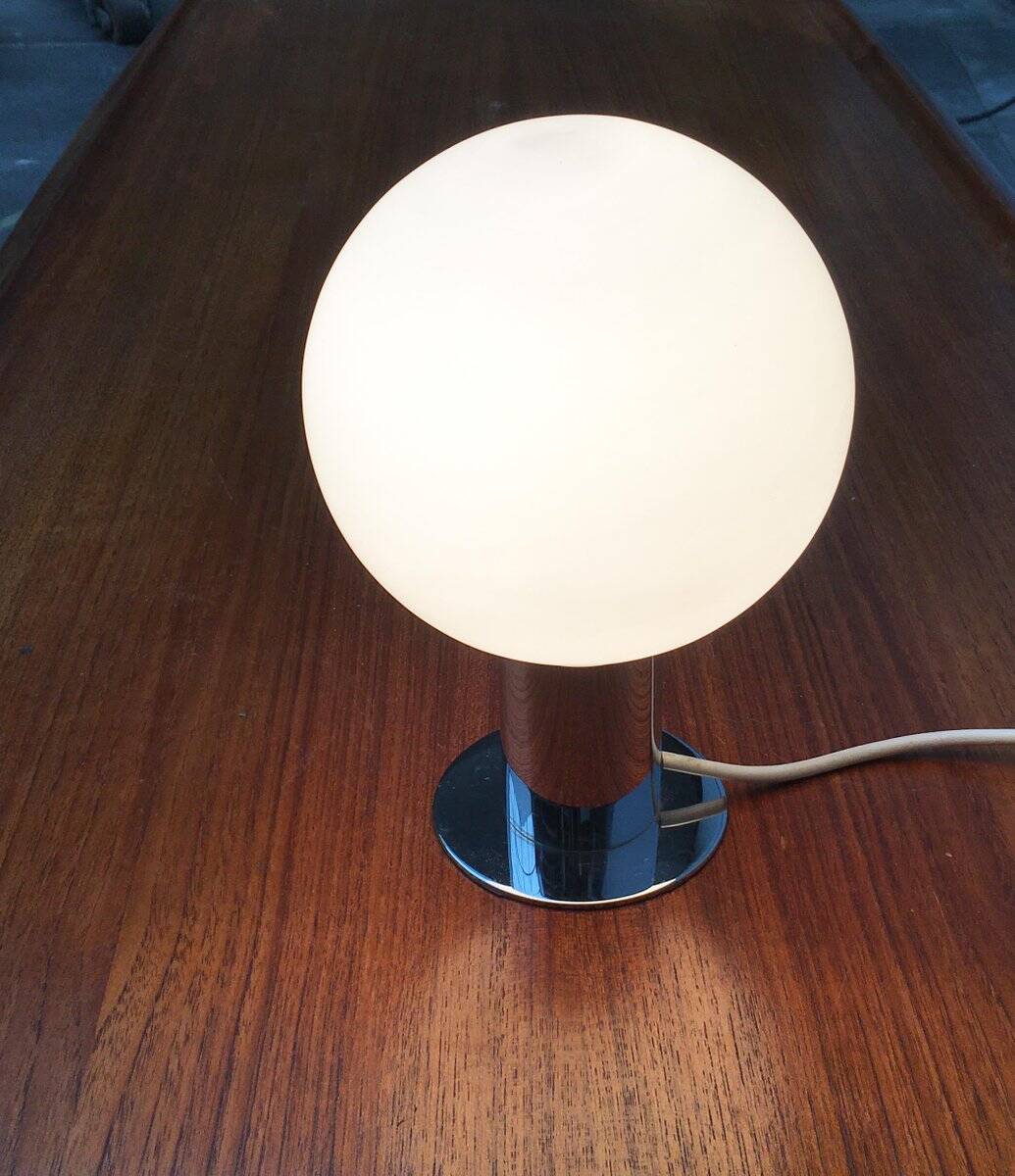 Lampe de table en chrome et verre de l'ère spatiale du milieu du siècle