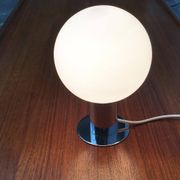 Lampe de table en chrome et verre de l'ère spatiale du milieu du siècle