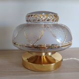 Globe lamp with light play