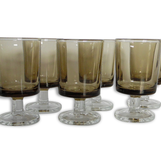 Lot 6 liqueur glasses.