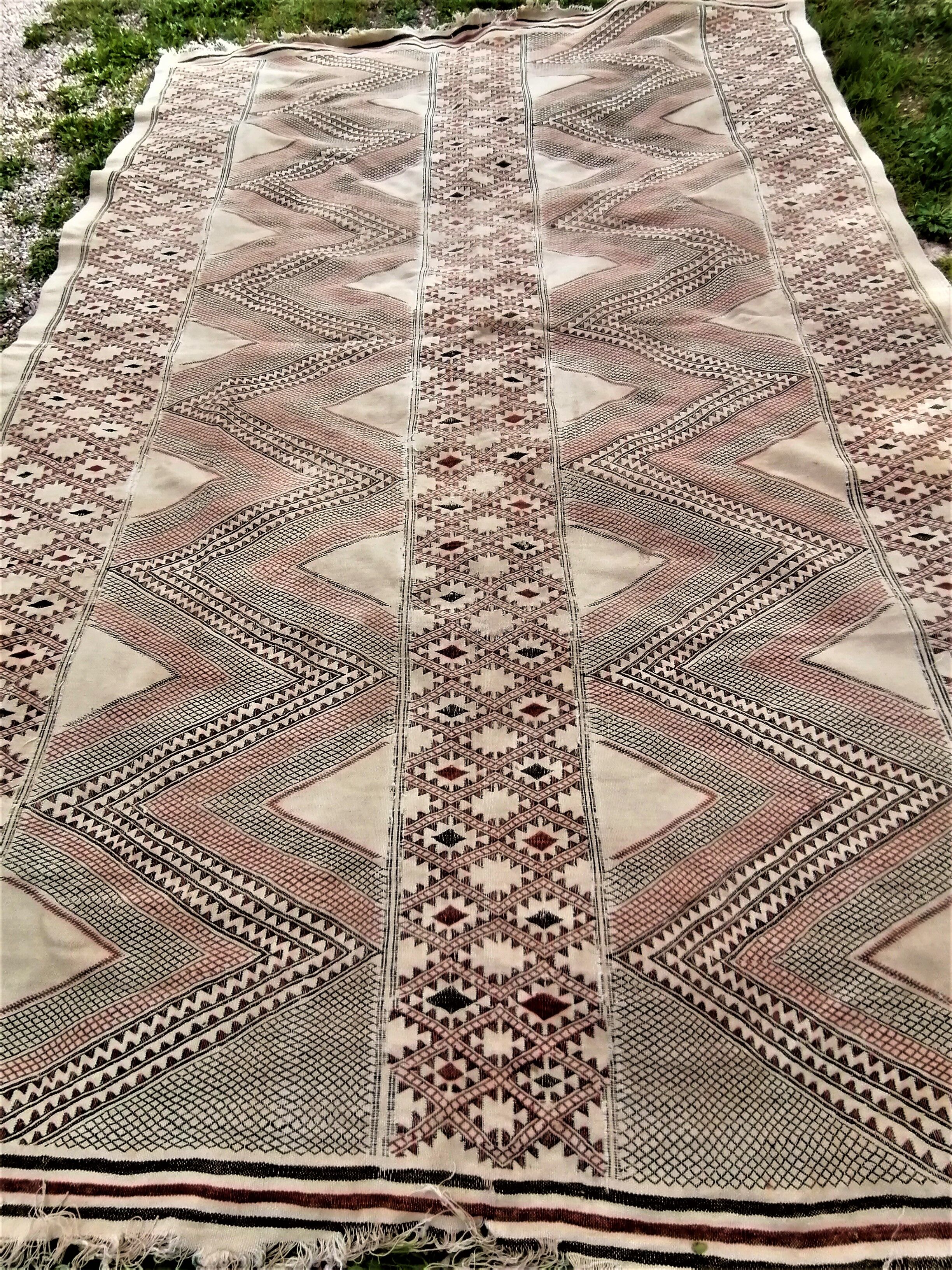 -oriental carpet. kilim. north africa. (305 x 200)