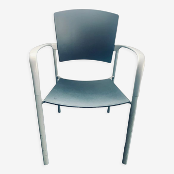 Eina chair