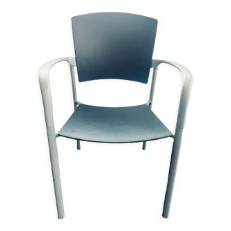 Eina chair