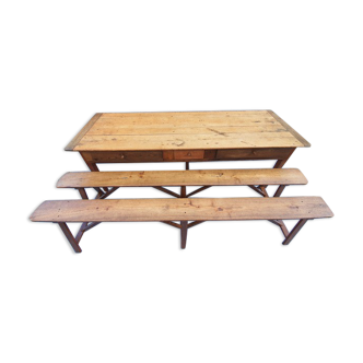 Old farmhouse table 248 cm and its two benches
