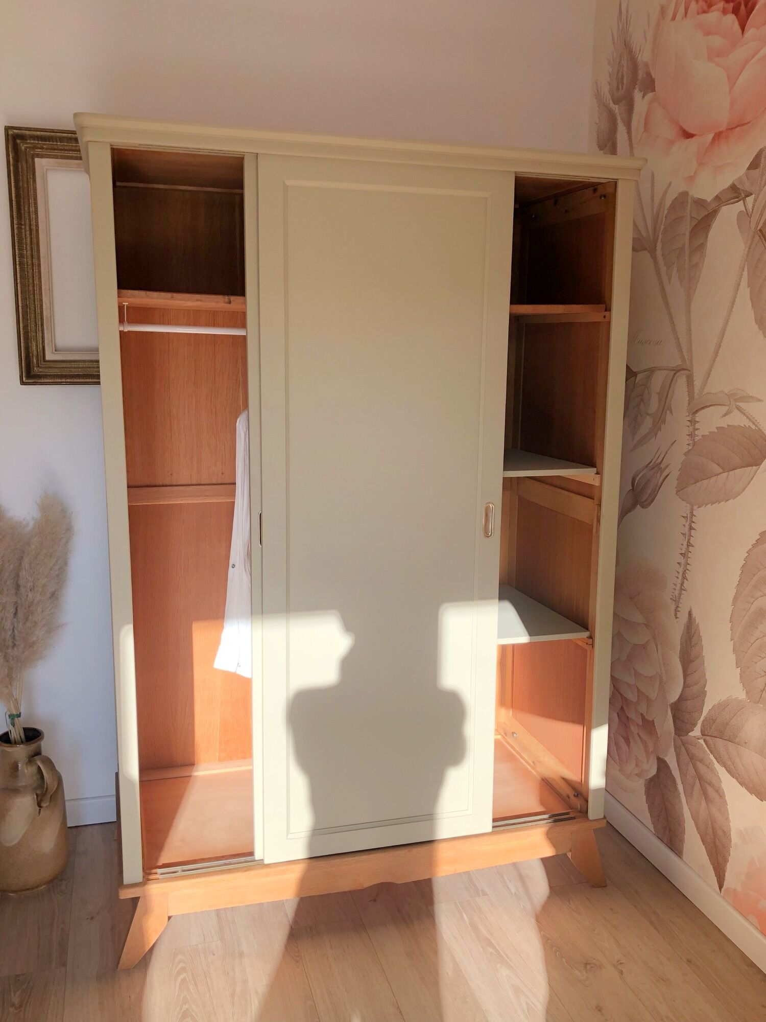 Wardrobe with sliding doors from the 50s/60s