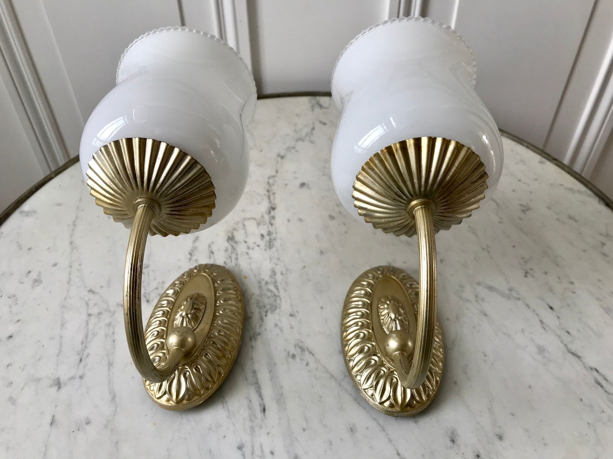 Duo of sconces in serrated opaline and golden steel 50s