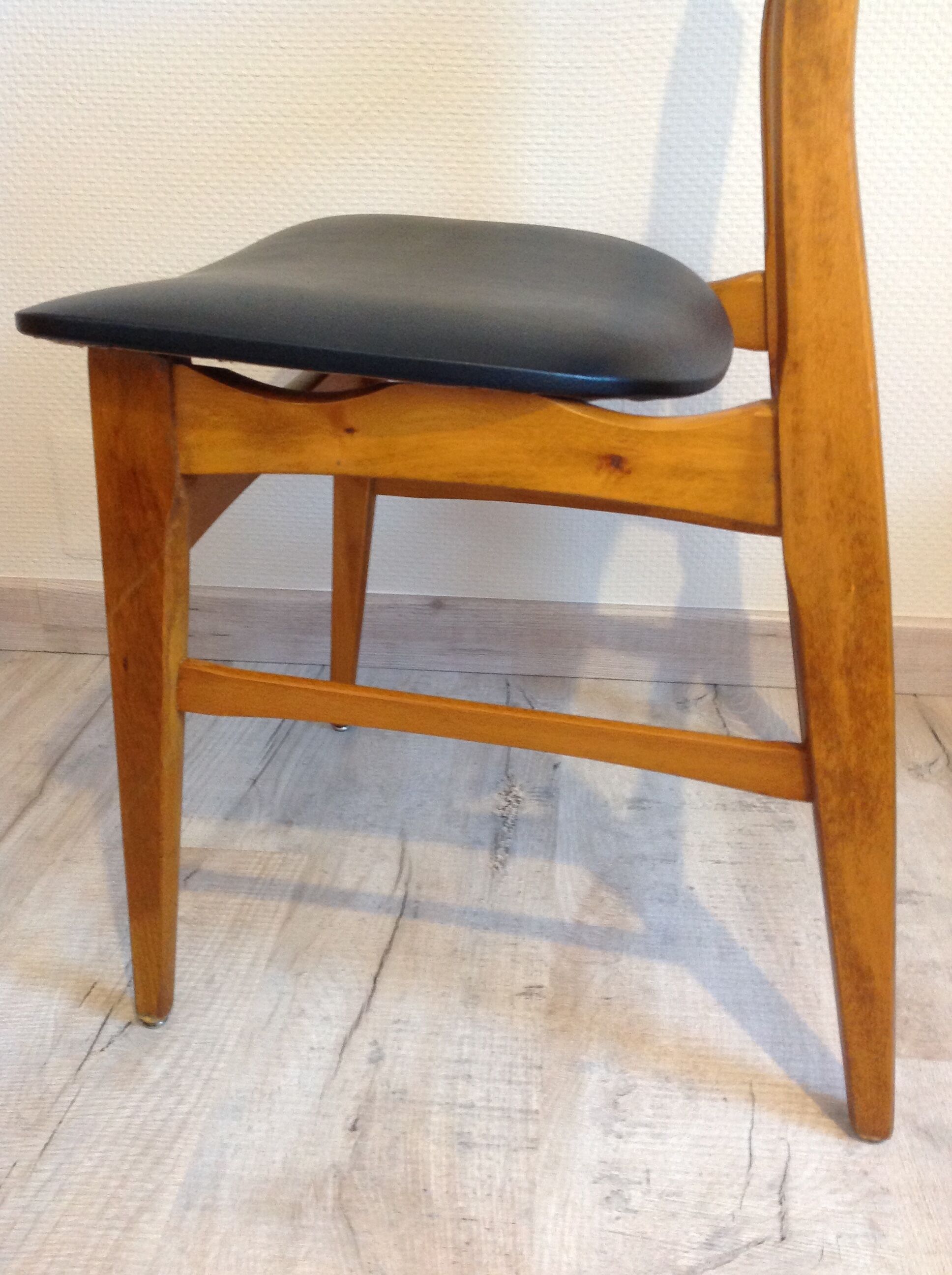 Scandinavian chair in beech and imitation leather black / vintage 60s-70s