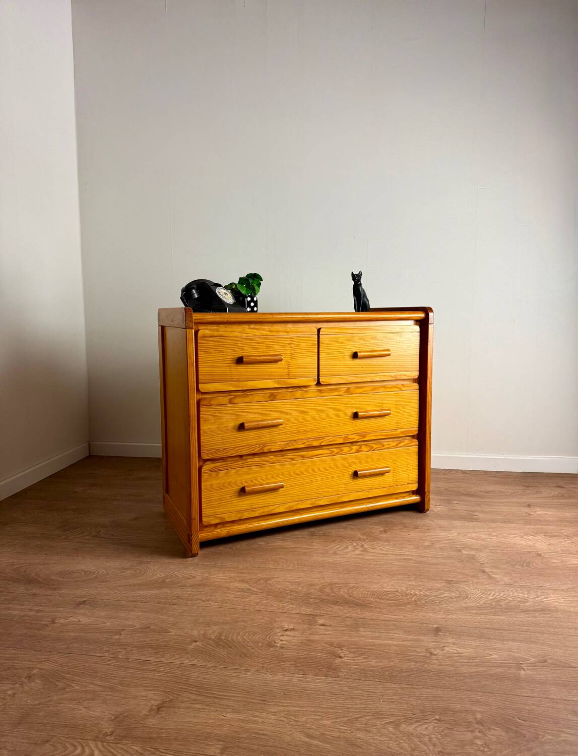 Gauthier Maison chest of drawers in solid pine, 1980s