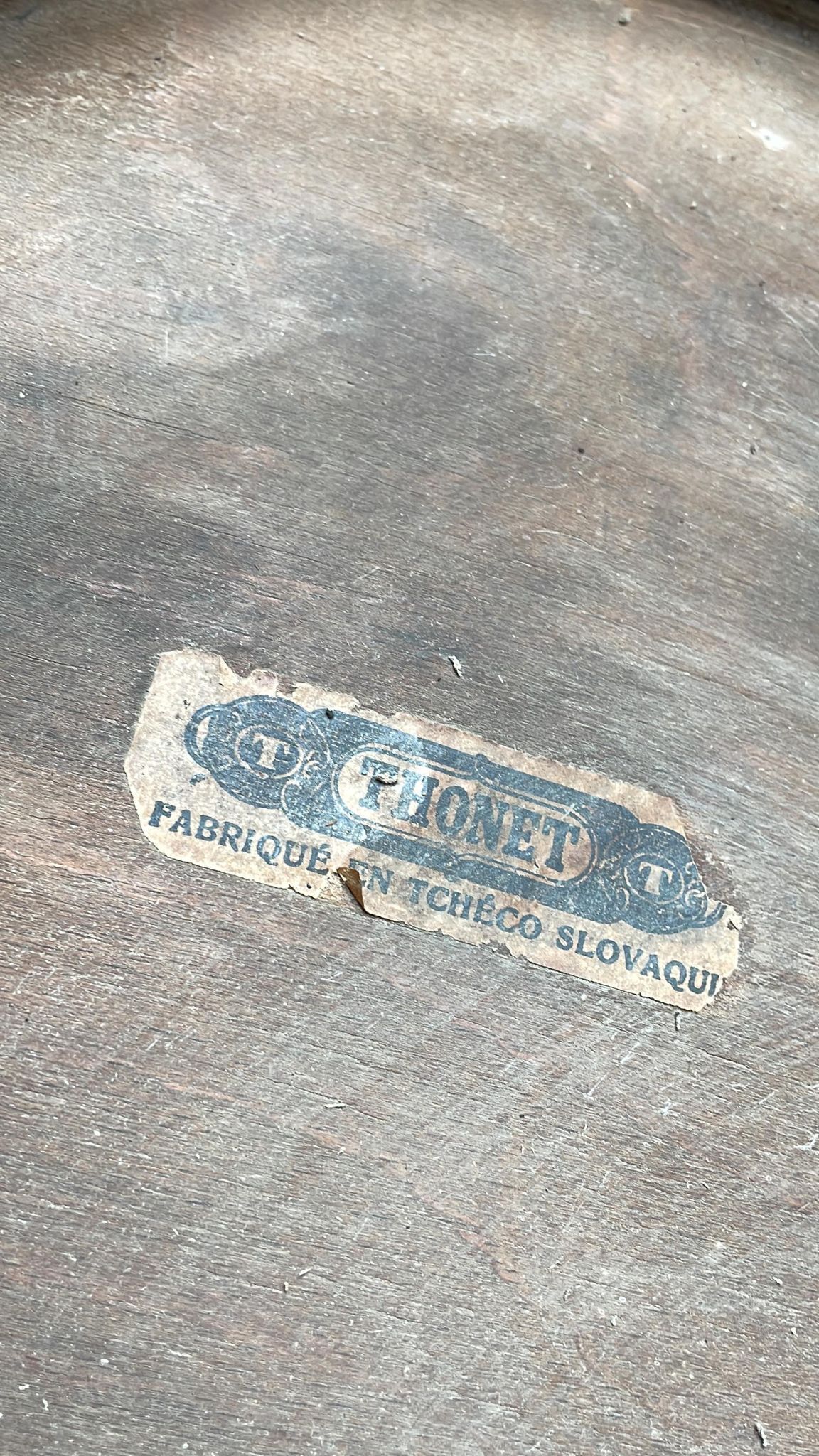 Lot 2 wooden Thonet bistro chairs