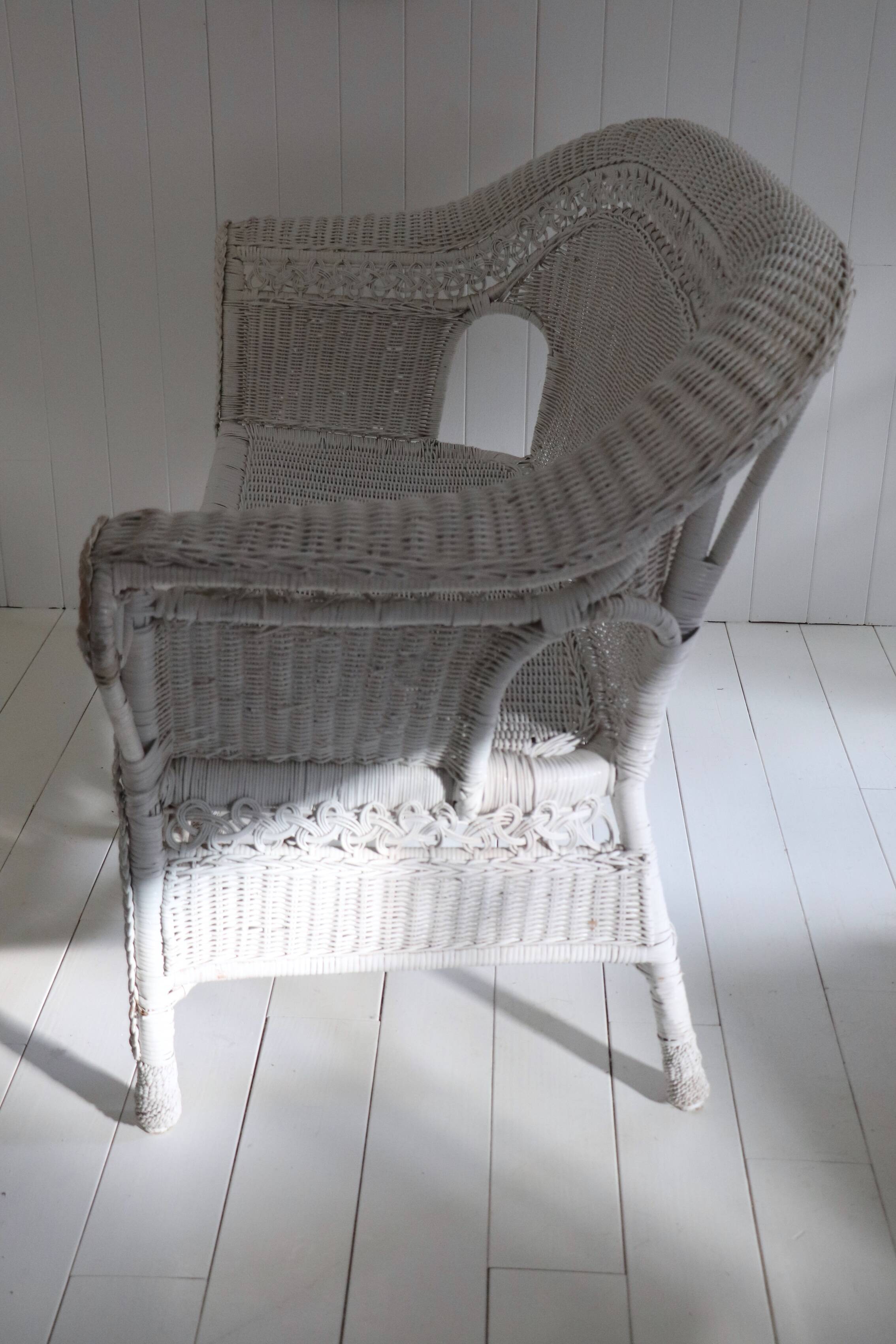 Wicker and woven rattan canapé-bench – Early 20th century