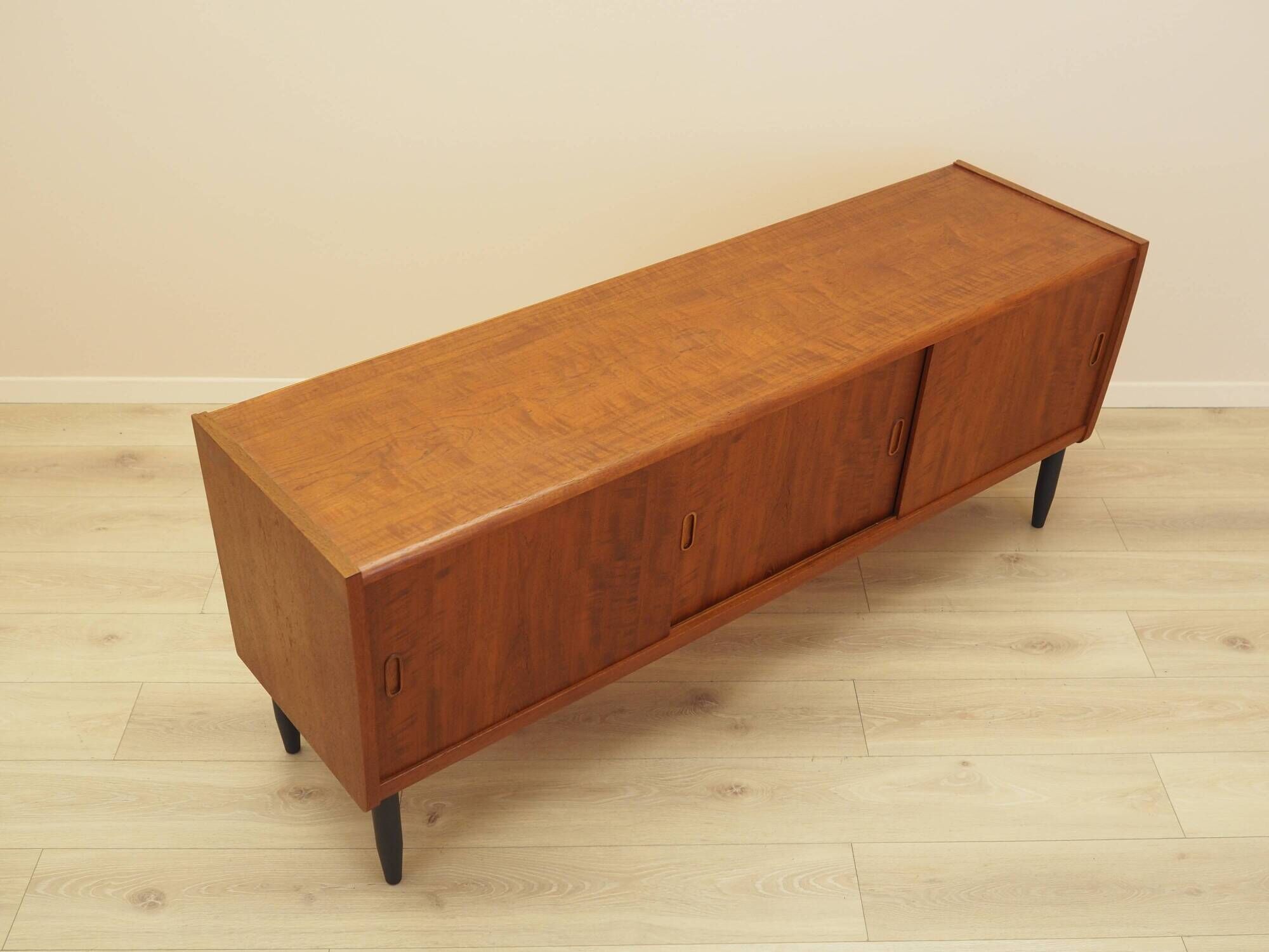 Danish teak sideboard 1970s with sliding doors