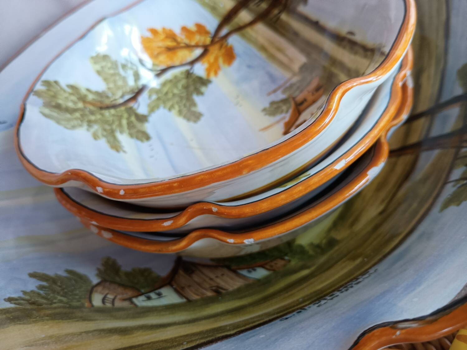Castelli earthenware service, hand-painted and signed