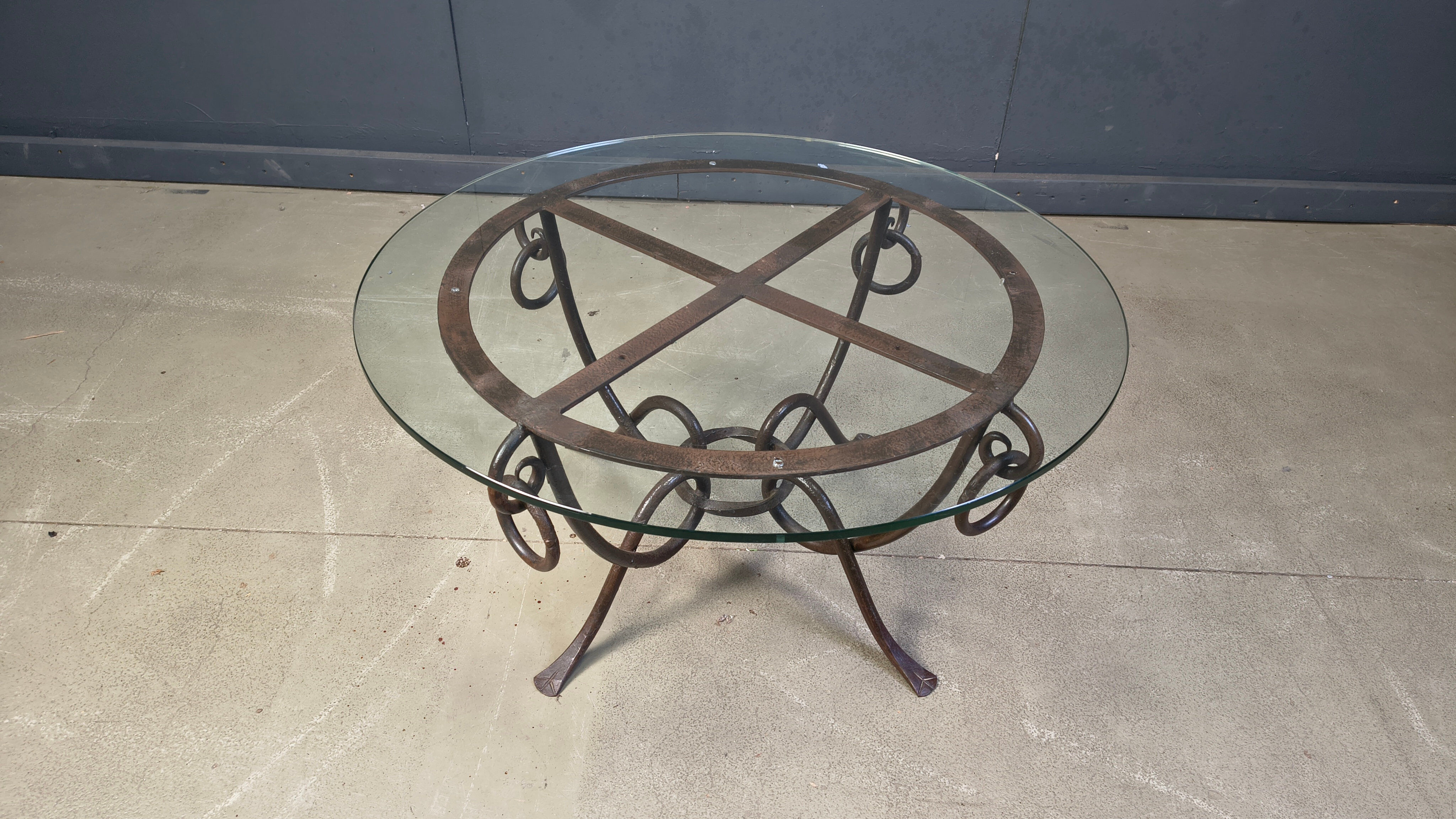 Table basse en fer forgé par René Drouet, années 1940.