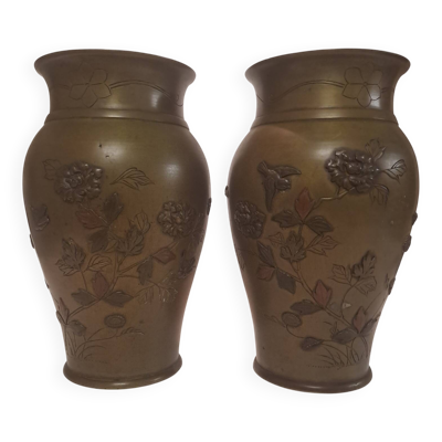 Paire de vases asiatiques en bronze fin XIX ème