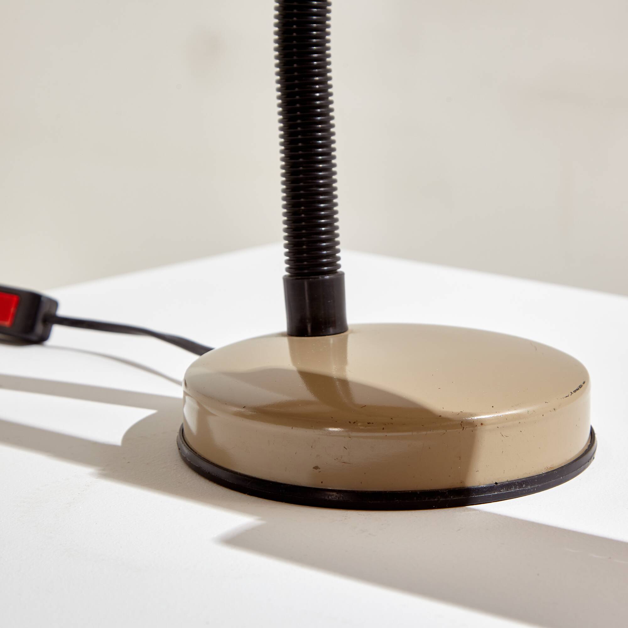 MK9213 Veneta Lumi table lamp