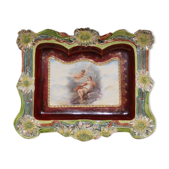 Earthenware dish "Cupid who visits Venus" signed